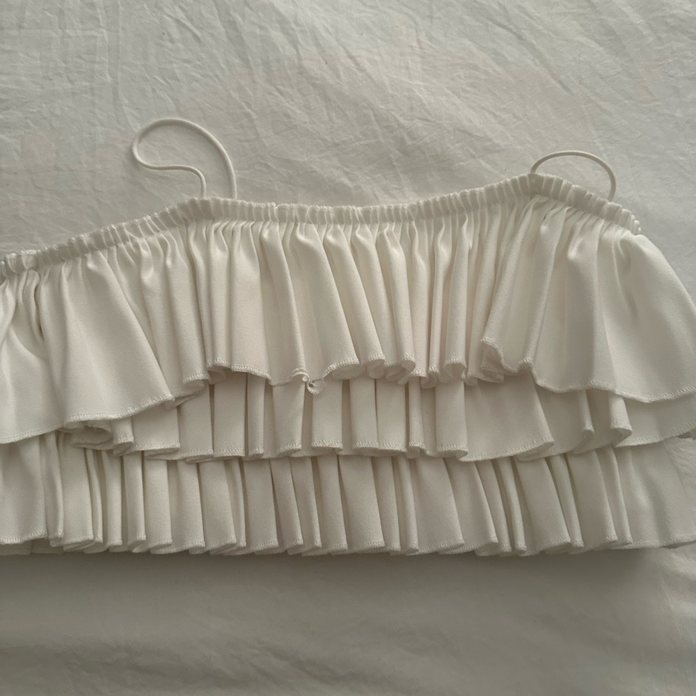 Elegant Cream Ruffle Crop Top - Picture 3 of 6